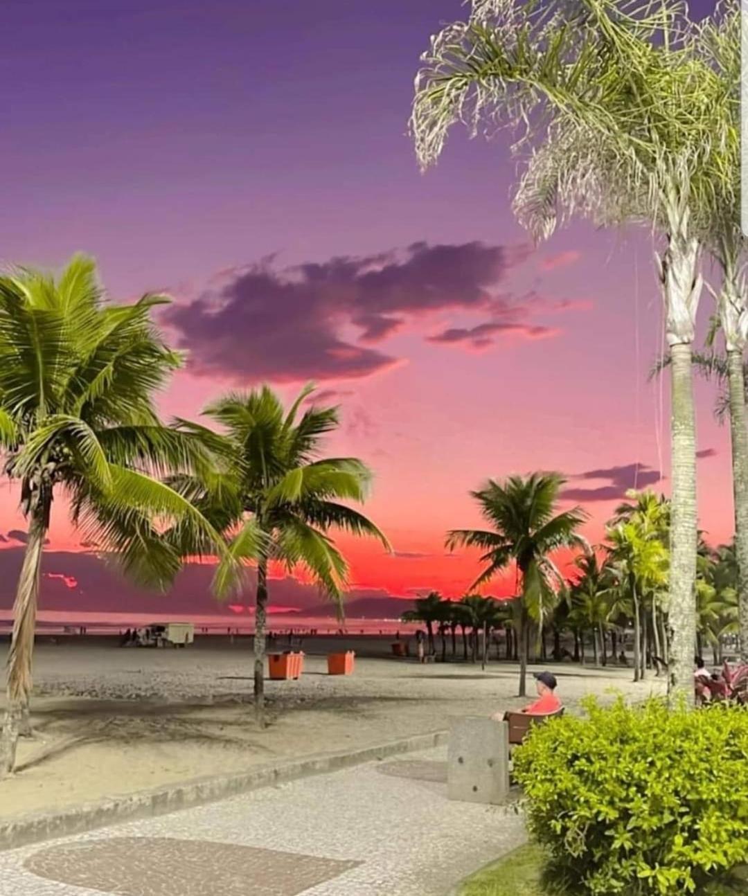 Casa Veraneio A 500 Metros Da Praia プライア・グランデ エクステリア 写真