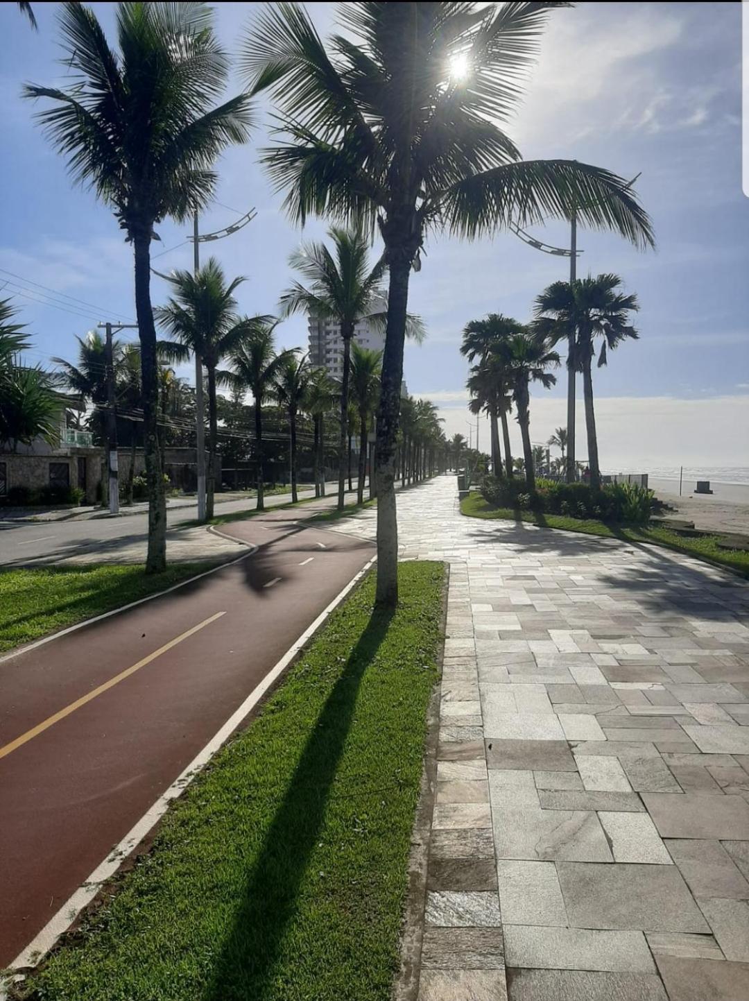 Casa Veraneio A 500 Metros Da Praia プライア・グランデ エクステリア 写真